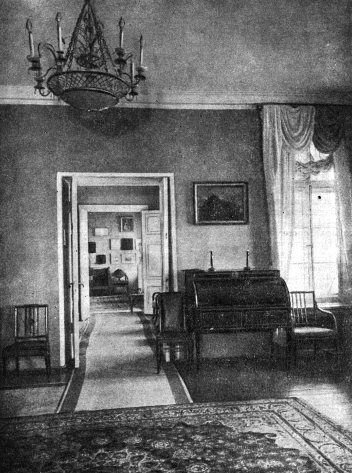Анфилада комнат в квартире А. С. Пушкина. Фотография